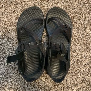 Black double strap toe loop womens chaco sandals size 8